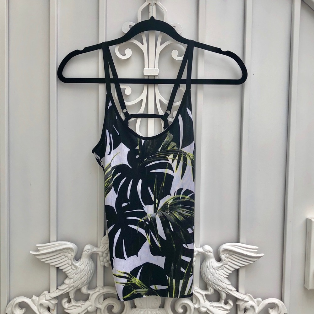 🌈ZARA SPAGHETTI CUT OUT TANK